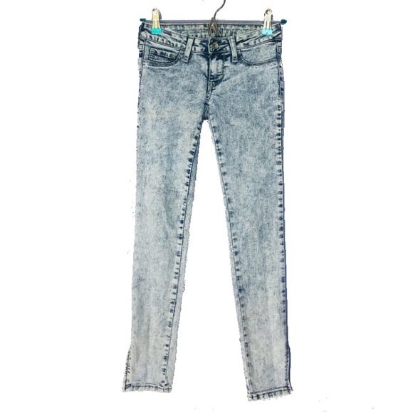 Bullhead Denim - 🎉HP🎉BULLHEAD BLUE ACID WASH SKINNY WITH ZIPPERS Jeans